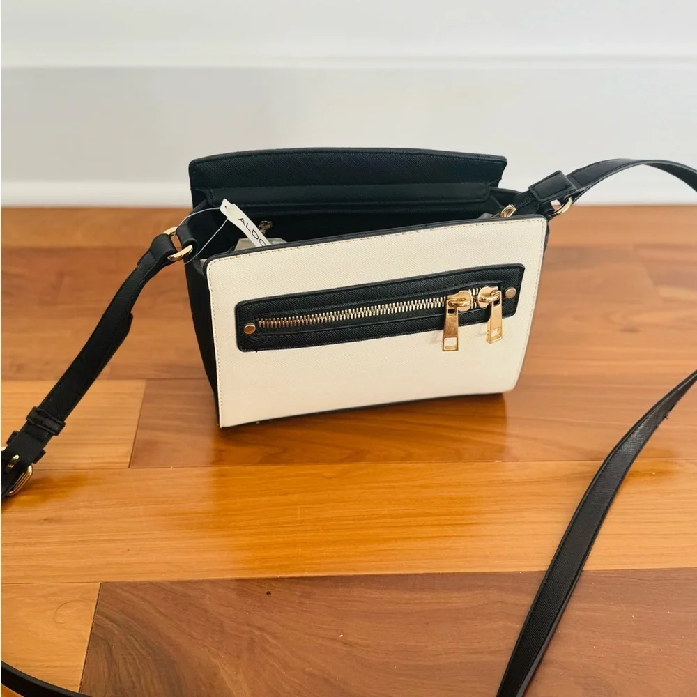 Elegant Beautiful New Crossbody bag in color block pattern in black and Beige